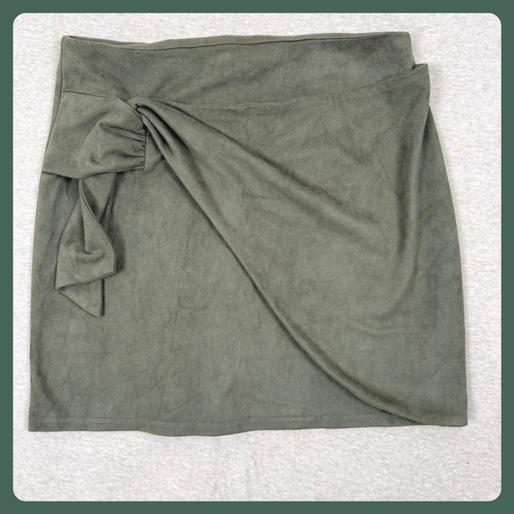 Altard State Dresses & Skirts - Altard State Olive Green Faux Suede Wrap Mini Skirt Medium Style HF19H112